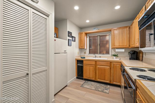 931 Incline Way 230, Incline Village, NV 89451