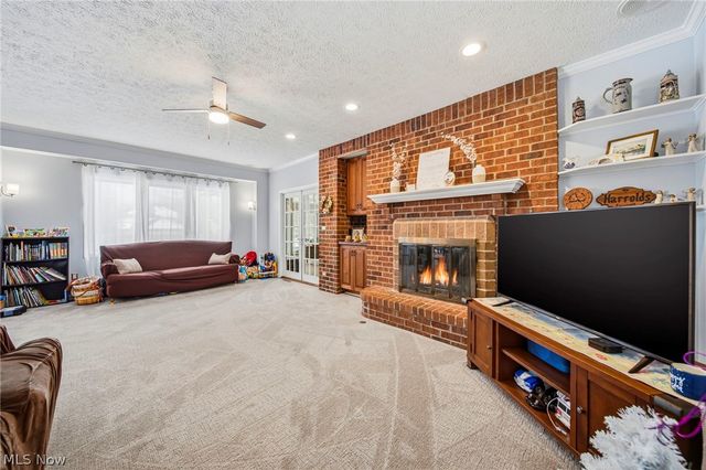 424 Locklie Drive, Highland Heights, OH 44143