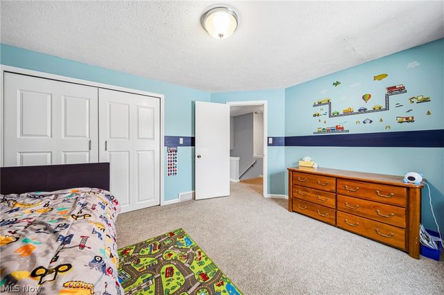 424 Locklie Drive, Highland Heights, OH 44143