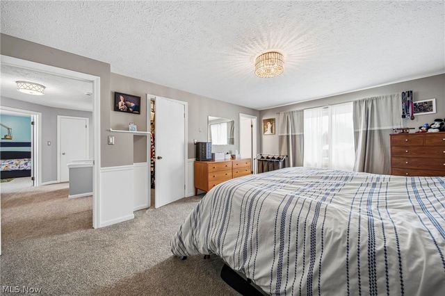 424 Locklie Drive, Highland Heights, OH 44143