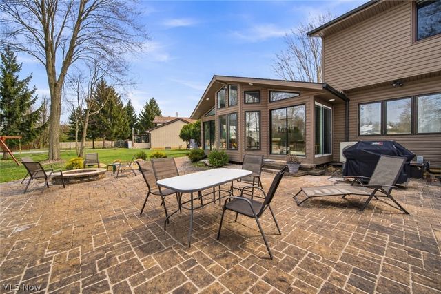 424 Locklie Drive, Highland Heights, OH 44143
