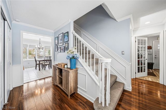 424 Locklie Drive, Highland Heights, OH 44143