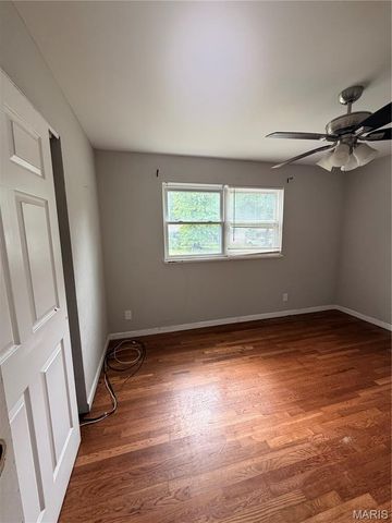 10815 Vorhof Drive, St Louis, MO 63136