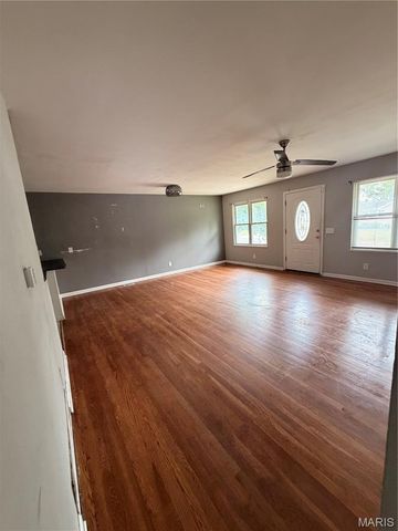 10815 Vorhof Drive, St Louis, MO 63136