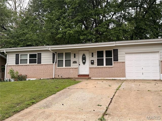 10815 Vorhof Drive, St Louis, MO 63136