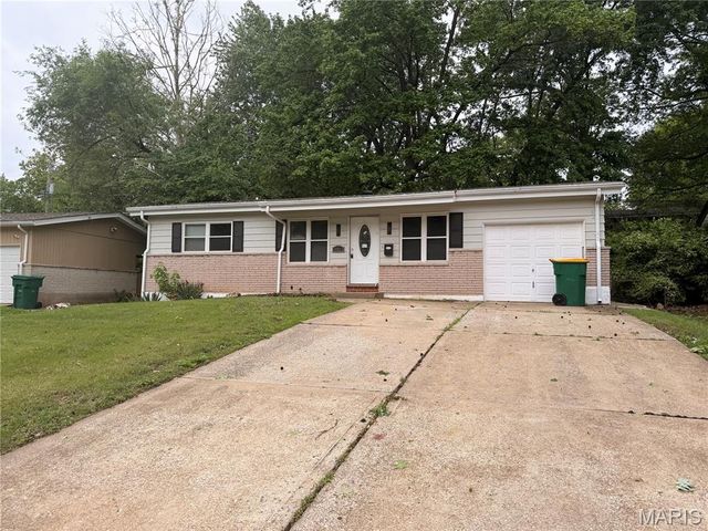 10815 Vorhof Drive, St Louis, MO 63136