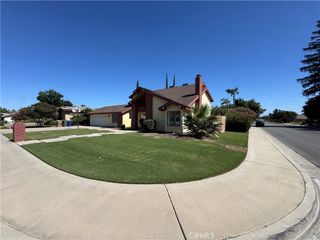 7813 Nairn Court, Bakersfield, CA 93309