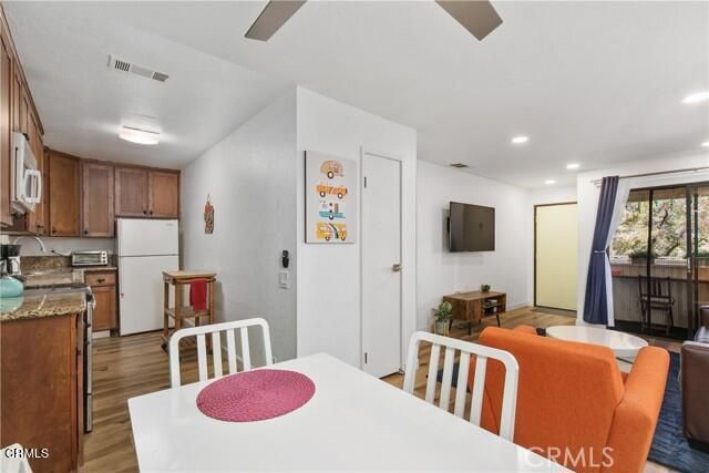 2821 N Los Felices Road 208, Palm Springs, CA 92262