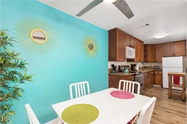 2821 N Los Felices Road 208, Palm Springs, CA 92262