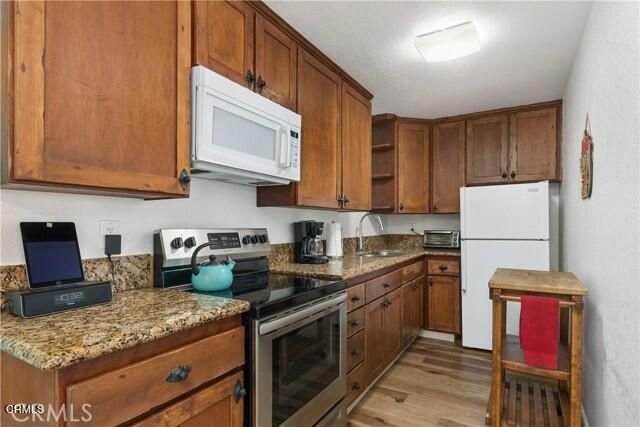 2821 N Los Felices Road 208, Palm Springs, CA 92262