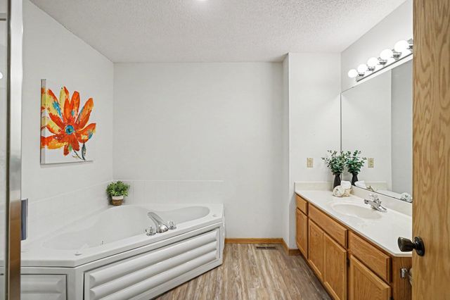15345 Greenhaven Lane 103, Burnsville, MN 55306