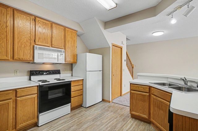 15345 Greenhaven Lane 103, Burnsville, MN 55306