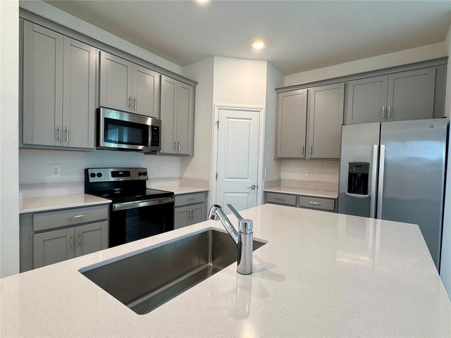 6473 PINE WARBLER WAY, St Cloud, FL 34771