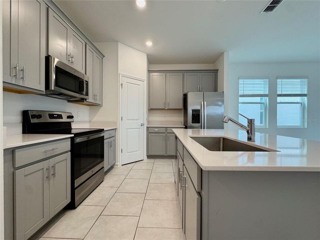 6473 PINE WARBLER WAY, St Cloud, FL 34771