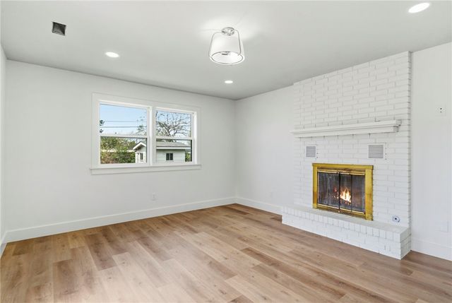 916 S 13th Place, Rogers, AR 72758