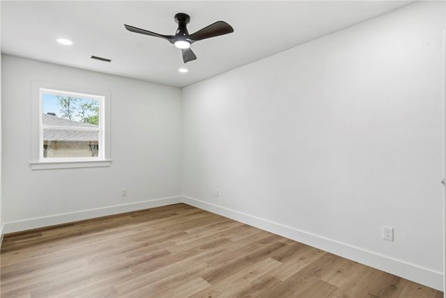 916 S 13th Place, Rogers, AR 72758