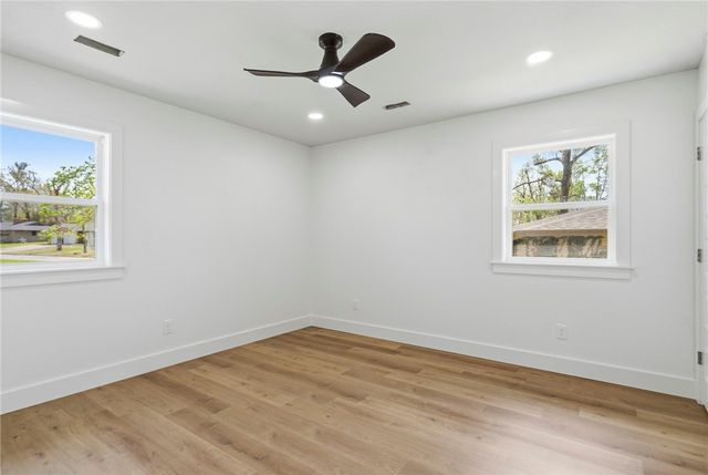916 S 13th Place, Rogers, AR 72758