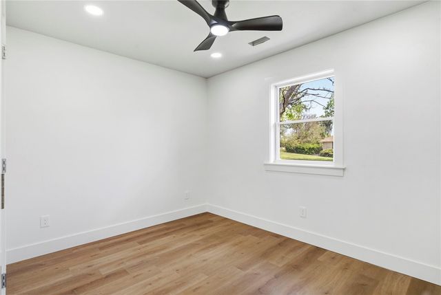 916 S 13th Place, Rogers, AR 72758
