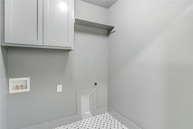 916 S 13th Place, Rogers, AR 72758