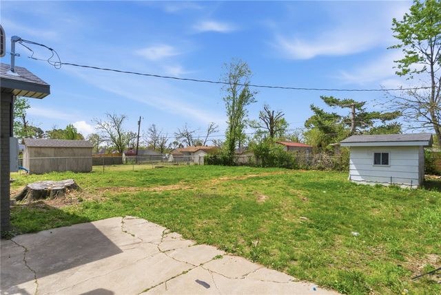 916 S 13th Place, Rogers, AR 72758