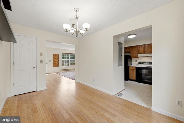 200 FREETON CT, Stephens City, VA 22655