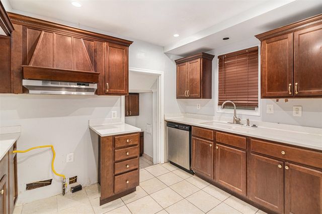 6953 Mayburn Street, Dearborn Heights, MI 48127