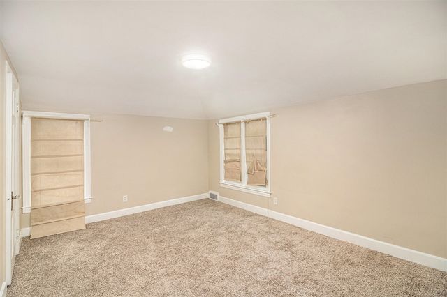 6953 Mayburn Street, Dearborn Heights, MI 48127