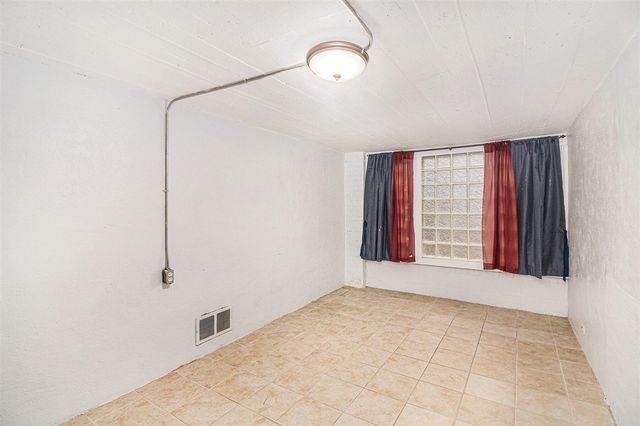 6953 Mayburn Street, Dearborn Heights, MI 48127