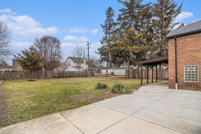 6953 Mayburn Street, Dearborn Heights, MI 48127