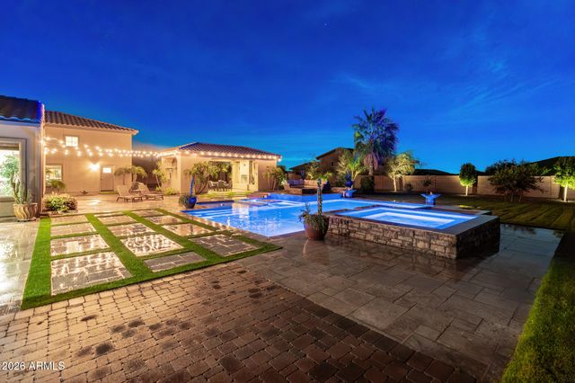 8771 W JJ RANCH Road, Peoria, AZ 85383