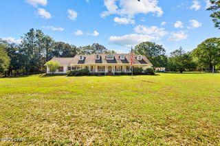 5563 Douglas Ferry Road, Caryville, FL 32427