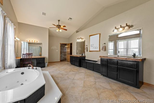 10034 E 233rd S, Porum, OK 74455