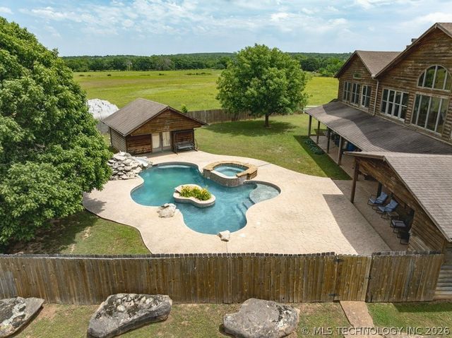 10034 E 233rd S, Porum, OK 74455