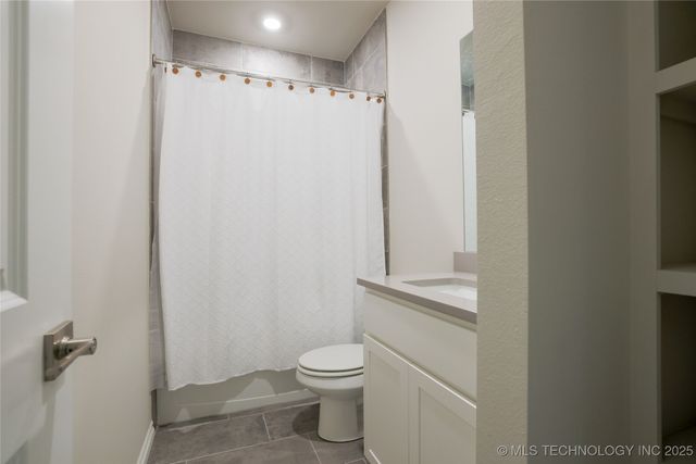 2416 W Birmingham Street, Broken Arrow, OK 74011