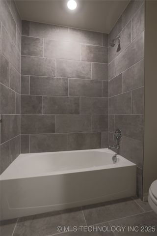 2416 W Birmingham Street, Broken Arrow, OK 74011