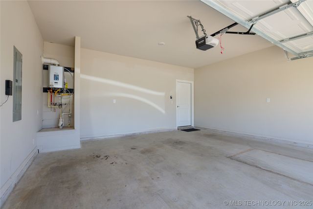 2416 W Birmingham Street, Broken Arrow, OK 74011