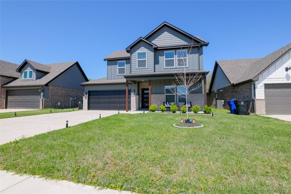 2416 W Birmingham Street, Broken Arrow, OK 74011