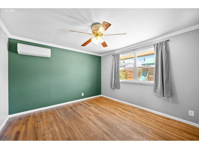 631 E 4TH Ave, Riddle, OR 97469