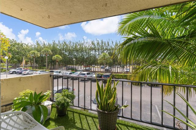 13726 SW 90th Ave 28, Miami, FL 33176