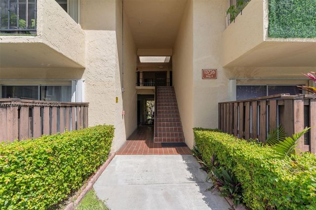 13726 SW 90th Ave 28, Miami, FL 33176