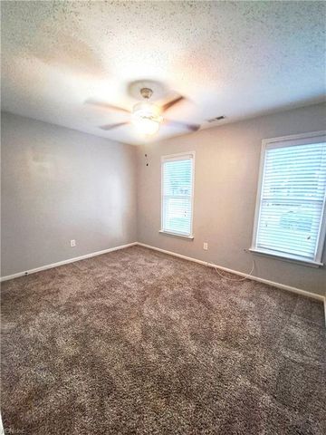 2221 Locks Landing CRES, Chesapeake, VA 23323