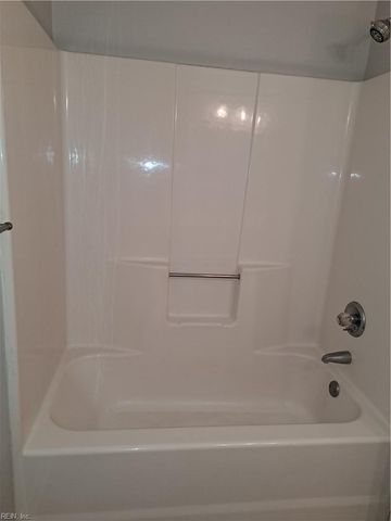 2221 Locks Landing CRES, Chesapeake, VA 23323