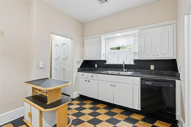 930 S Pickard Avenue, Norman, OK 73069