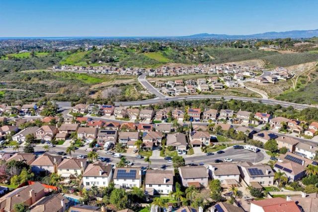 1379 Corte Bagalso, San Marcos, CA 92069