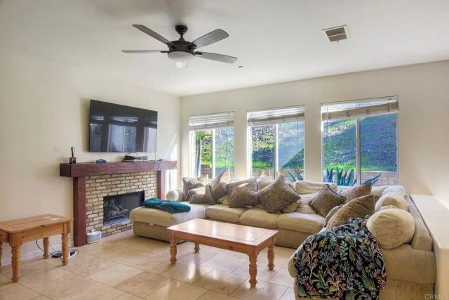 1379 Corte Bagalso, San Marcos, CA 92069