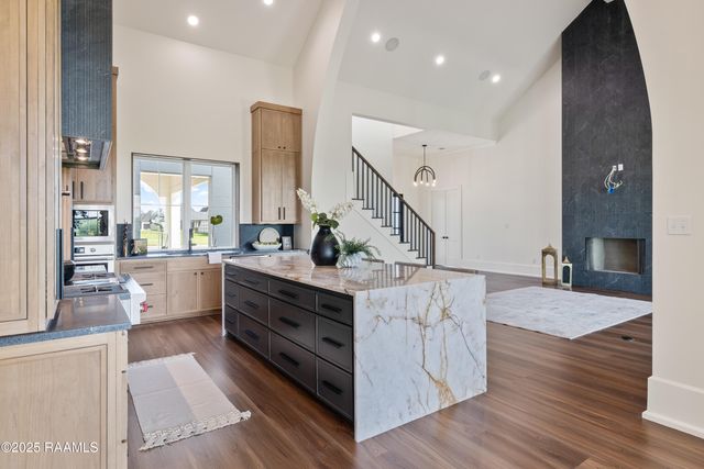 207 Sabal Bend Drive, Youngsville, LA 70592