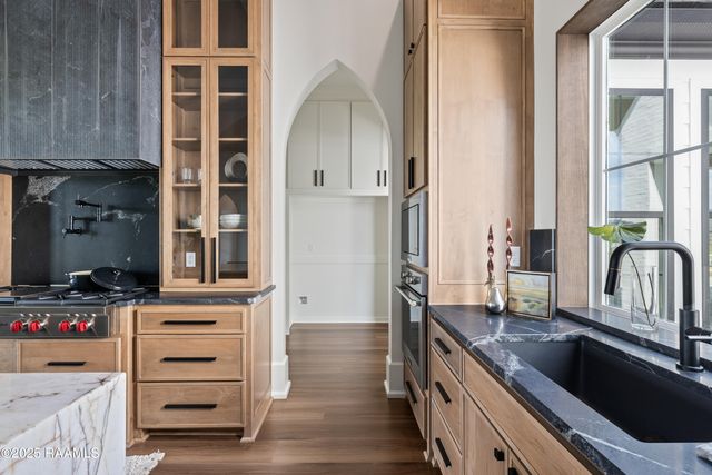 207 Sabal Bend Drive, Youngsville, LA 70592