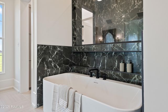 207 Sabal Bend Drive, Youngsville, LA 70592