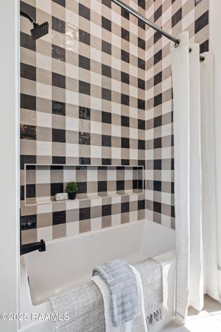 207 Sabal Bend Drive, Youngsville, LA 70592