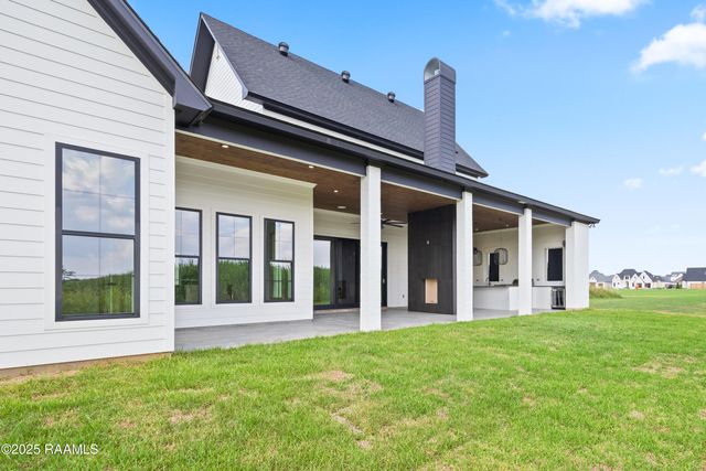 207 Sabal Bend Drive, Youngsville, LA 70592